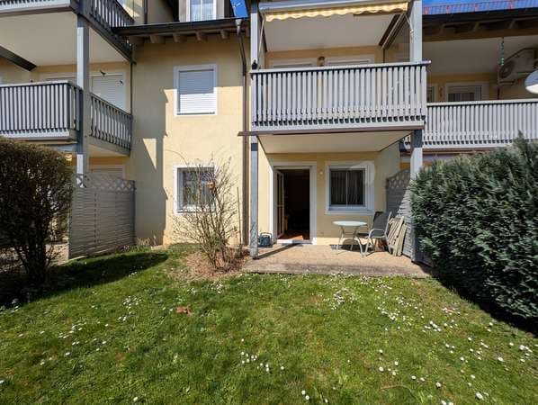 Erdgeschosswohnung mit eigenem kleinen Gartenanteil