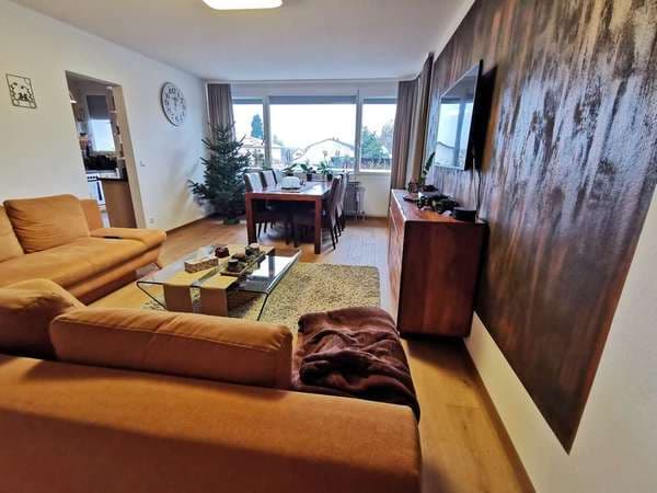 Komplett renovierte, moderne, helle 4 Zimmerwohnung mit Loggia in Ruhstorf