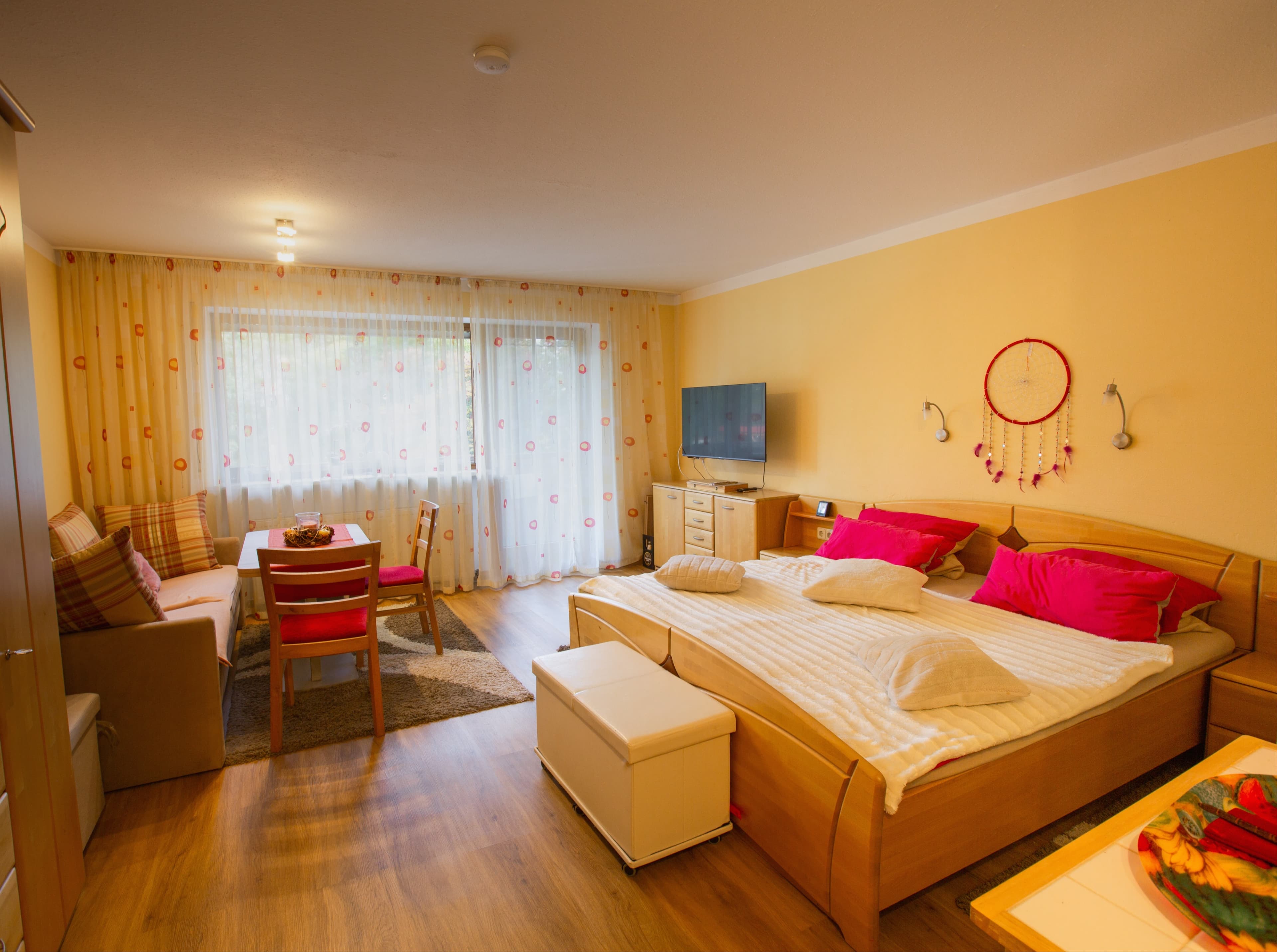 Erdgeschosswohnung mit tollem Ausblick in die Natur - Image 1