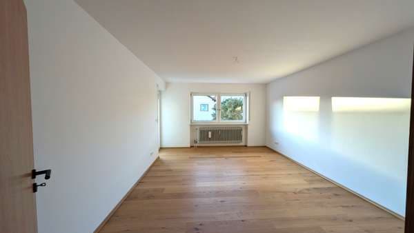 Modern renovierte Balkonwohnung mit 63 m² Wohnfläche – Wohnen in Pocking