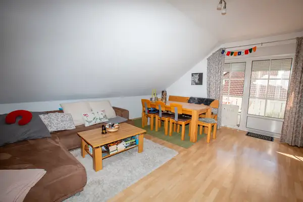 Ruhe, Sonne & Balkon: Charmante Etagenwohnung am grünen Rand von Pocking